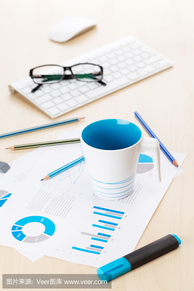 辦公室辦公用品和報(bào)告